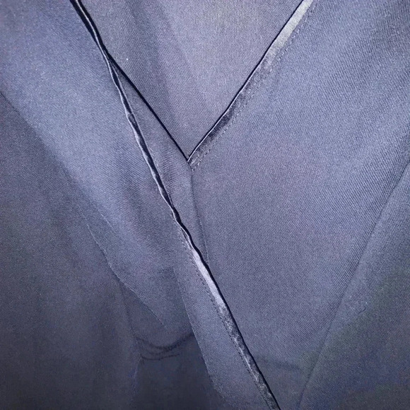 August Silk Women’s Small Navy Sleeveless Bouse - Picture 2 of 3